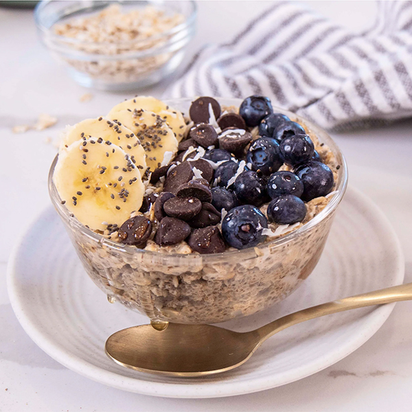 Peanut Butter Cacao Overnight Oats image 600x600